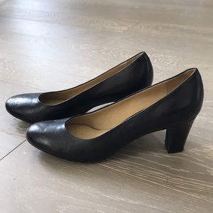 Geox Respira Mariele Mid Pump Heel - size 38 (7.5)